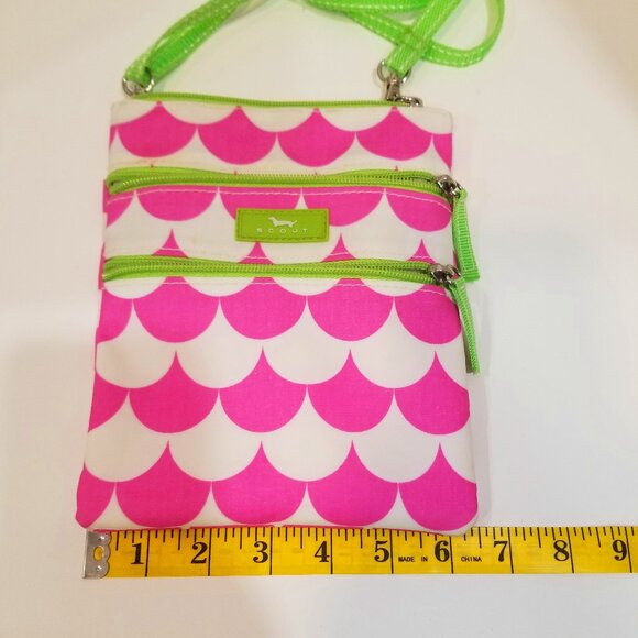 Scout Bags "Sally Go Lightly" Crossbody purse, Pink/White Scallop Print, EUC - Picture 11 of 16
